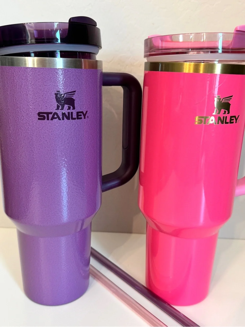 Set of 2 40 oz Stanley tumblers-Pink parade quencher & Hammertone Lilac special